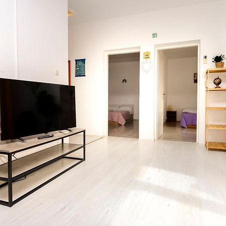 Apartments Sanja ตรีบูนย์ ภายนอก รูปภาพ