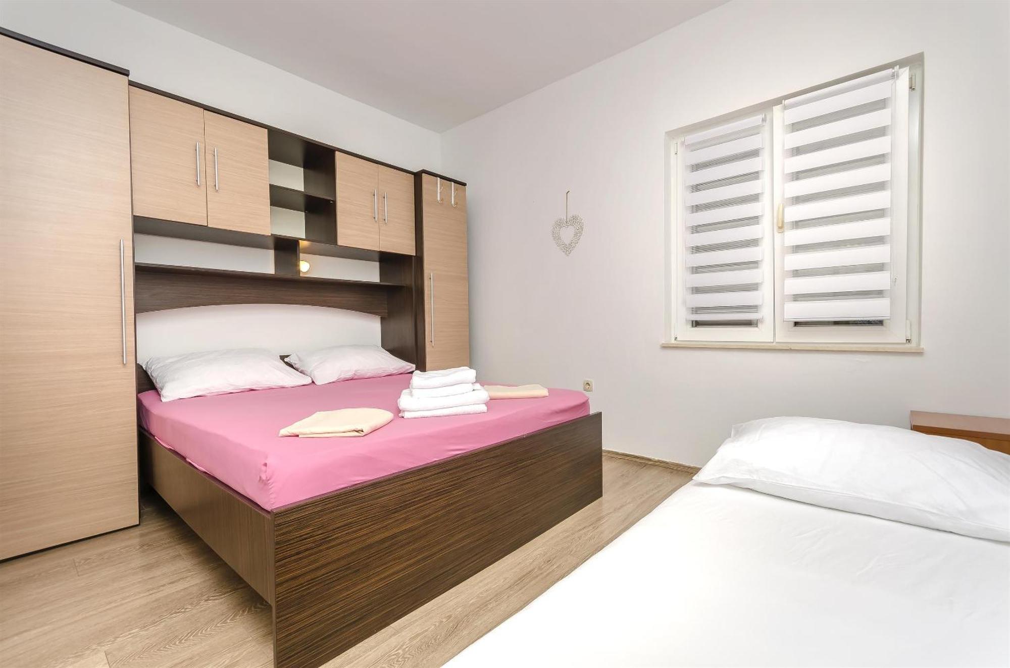 Apartments Sanja ตรีบูนย์ ภายนอก รูปภาพ