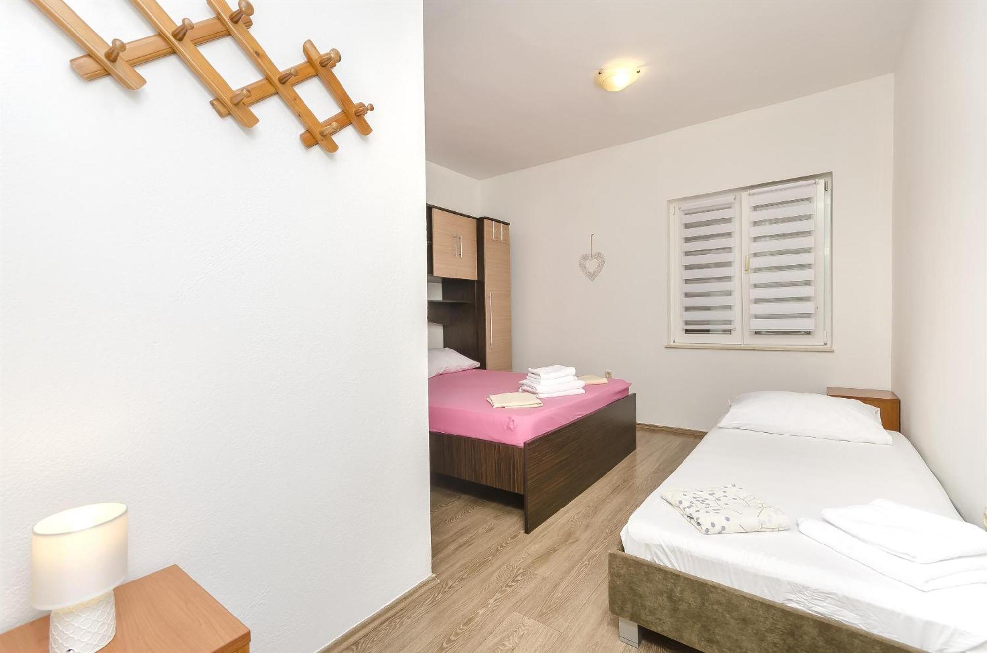 Apartments Sanja ตรีบูนย์ ภายนอก รูปภาพ