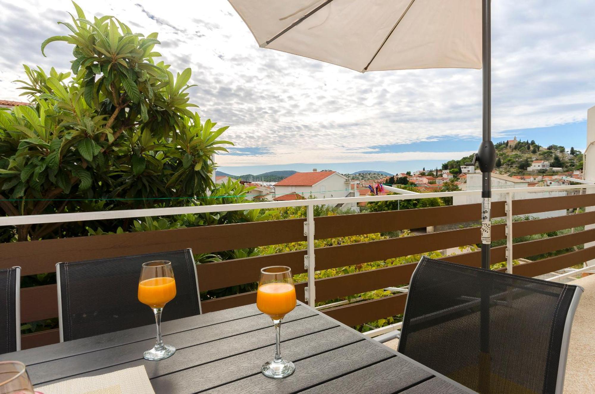 Apartments Sanja ตรีบูนย์ ภายนอก รูปภาพ