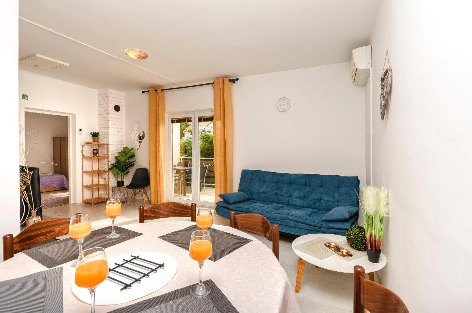 Apartments Sanja ตรีบูนย์ ภายนอก รูปภาพ