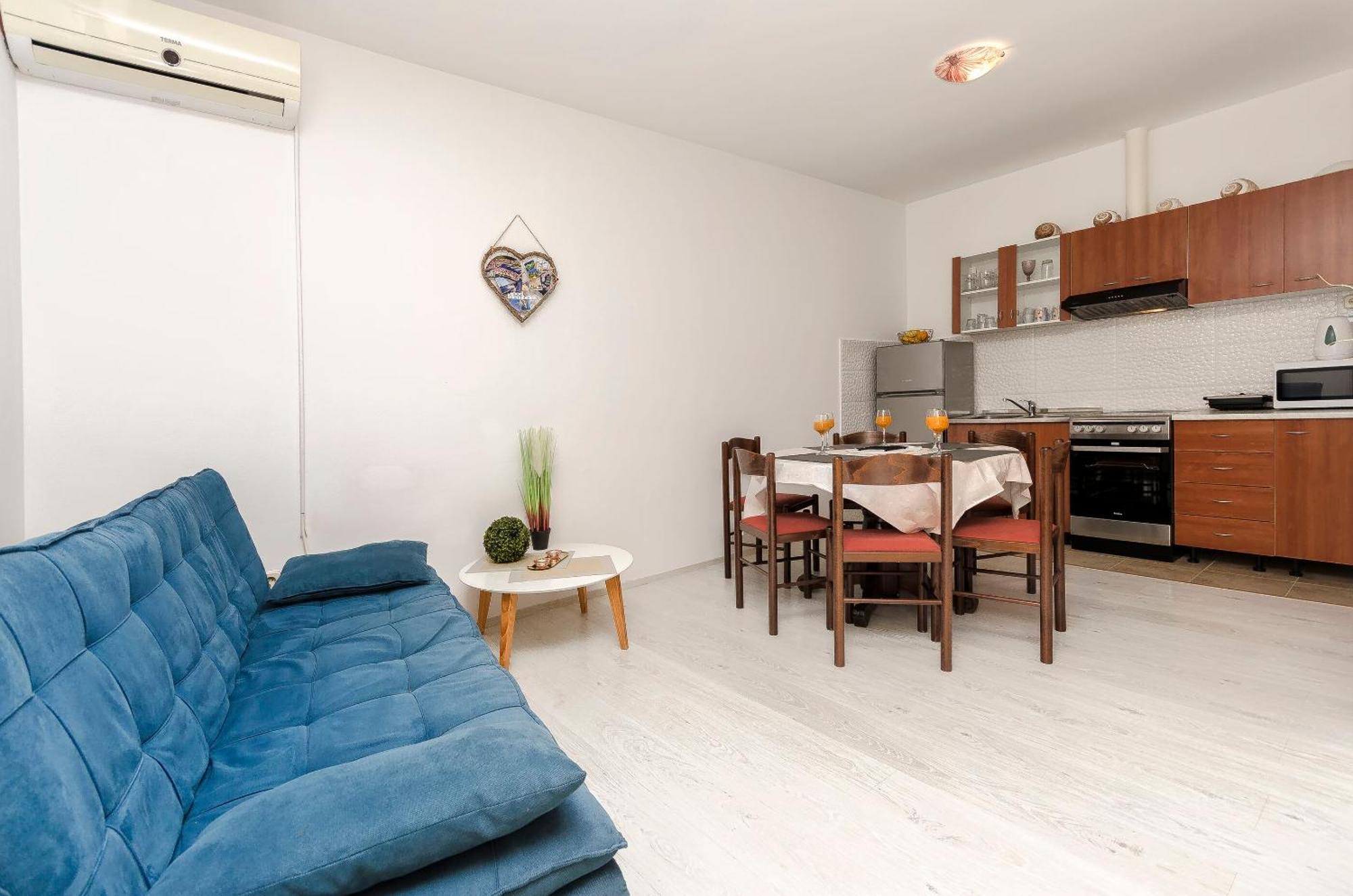 Apartments Sanja ตรีบูนย์ ภายนอก รูปภาพ