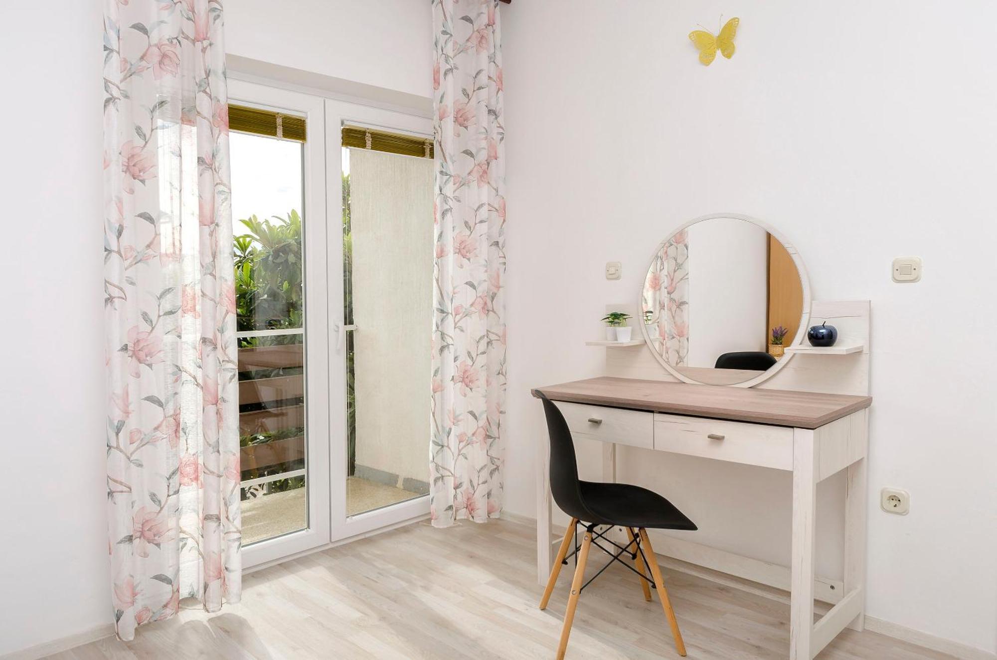 Apartments Sanja ตรีบูนย์ ภายนอก รูปภาพ