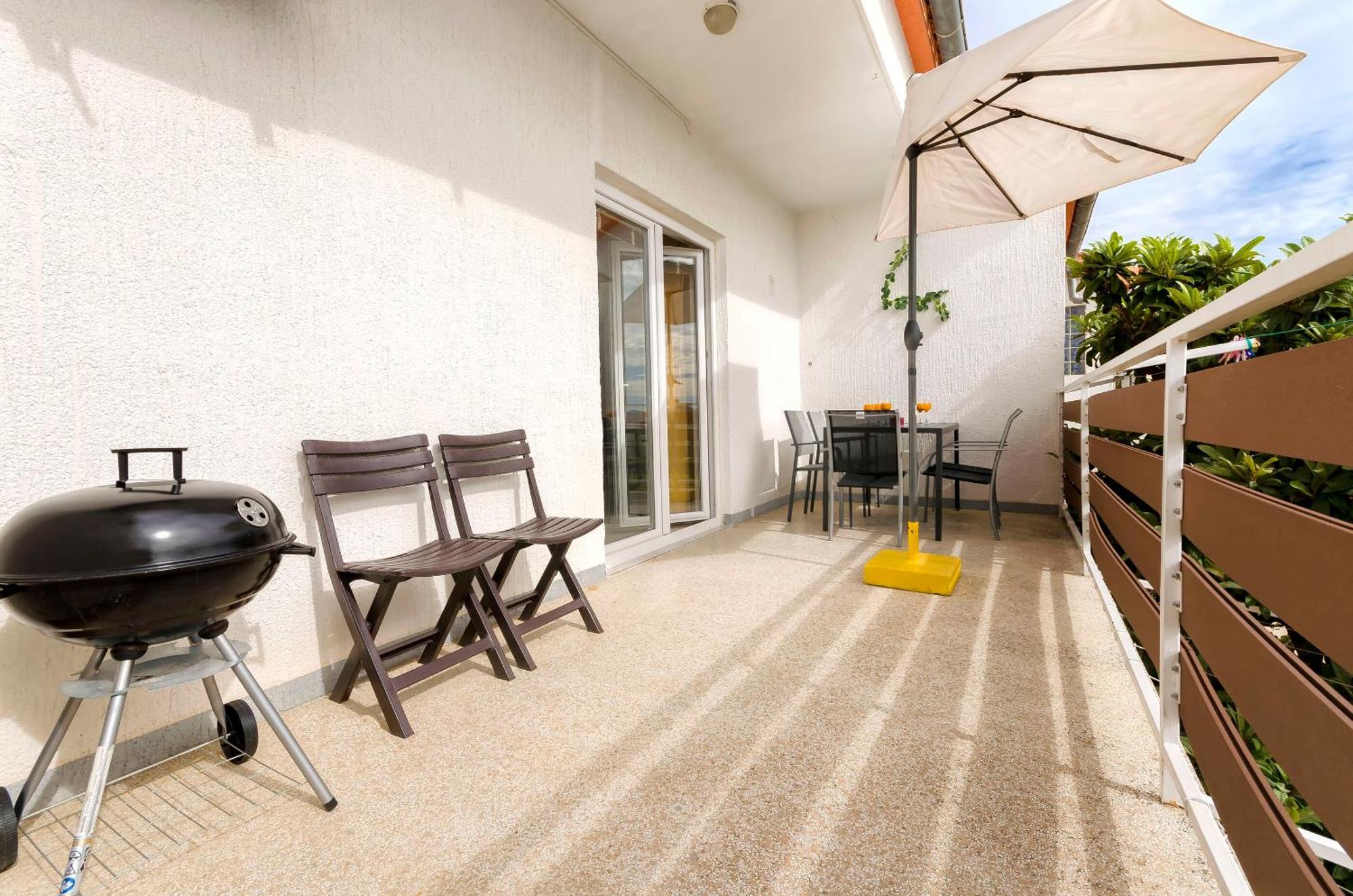Apartments Sanja ตรีบูนย์ ภายนอก รูปภาพ